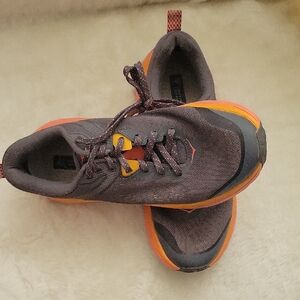 HOKA Women's Challenger ATR 6 Trail Running Shoes. Size 8.5B